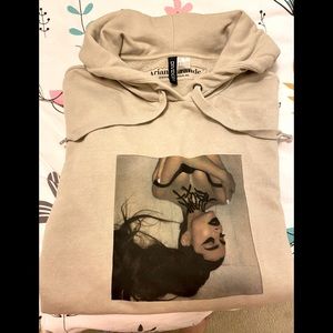 Ariana Grande 2919 Tour Hoodie H&M size SMALL